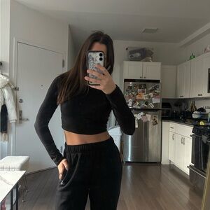 ALO Yoga Black Long Sleeve Crop Top